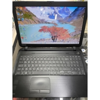 TOSHIBA 15.6